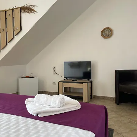 Guest house Por Favor 3*